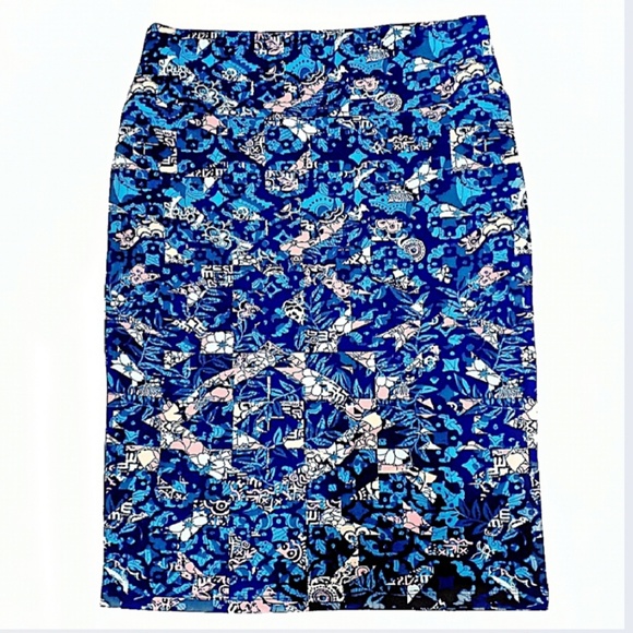LuLaRoe Dresses & Skirts - Lularoe Cassie Pencil Skirt Size Large